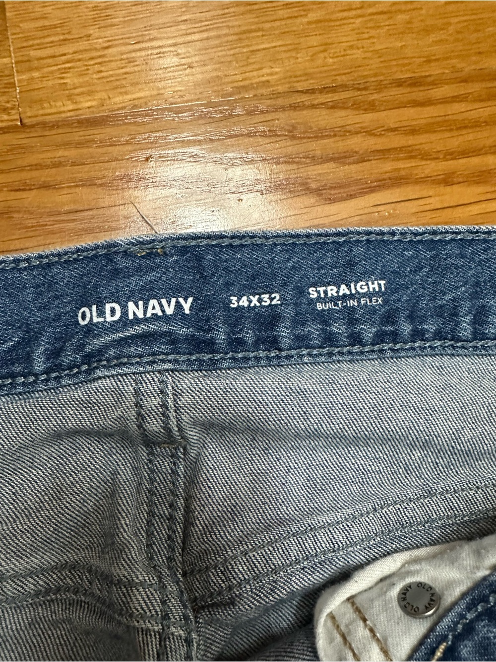 Old Navy 2 pairs men’s 34x32 one is slim fit and one is straight fit. - Picture 2 of 3